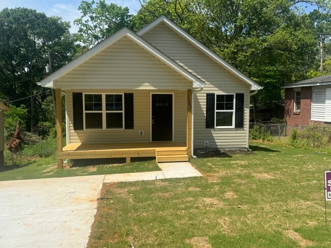 Photo - 1205 W Franklin St House