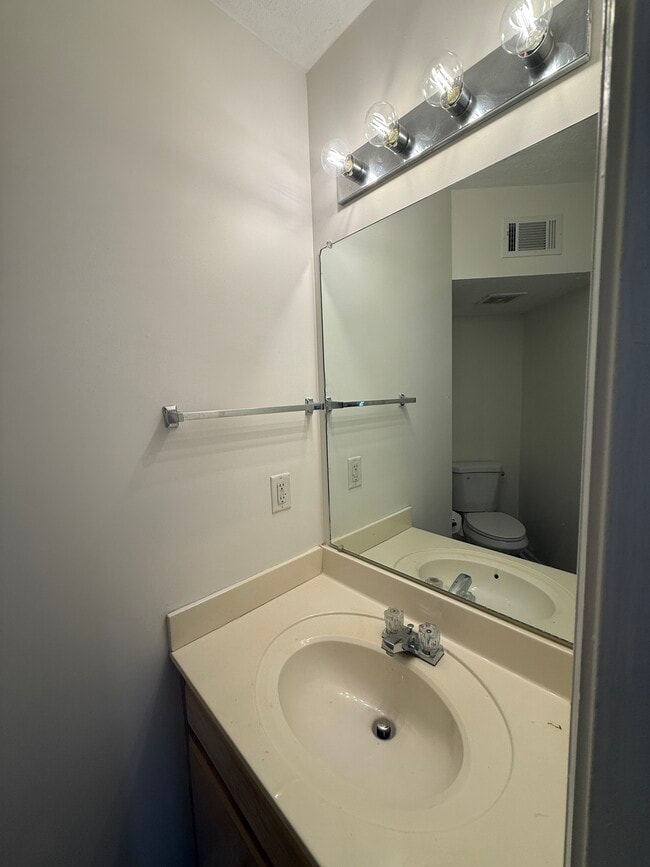 Photo - 2128 Candlebrook Ct