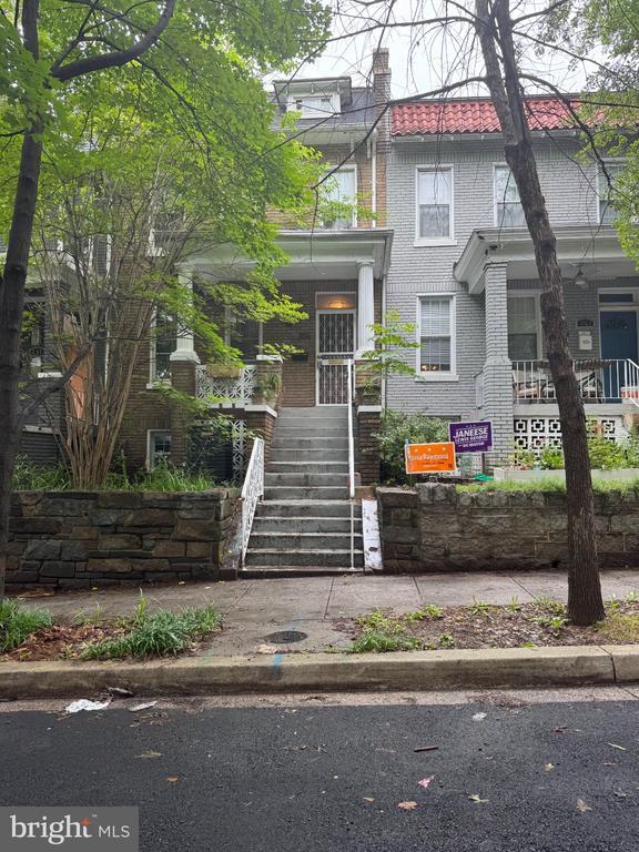 Photo - 749 Princeton Pl NW