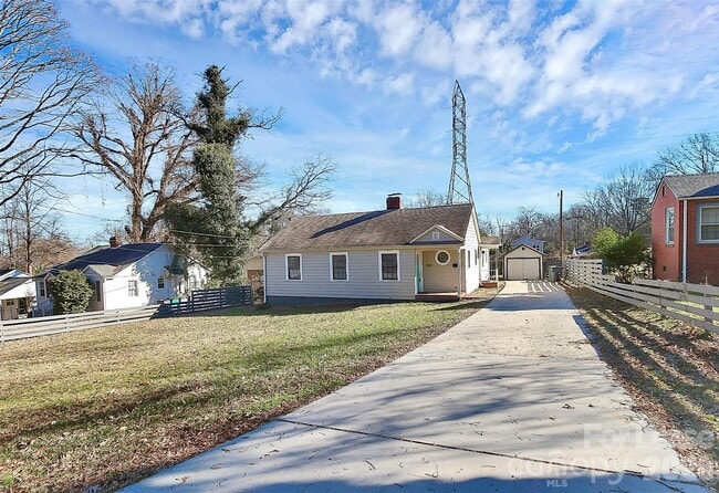Photo - 2019 Highland St