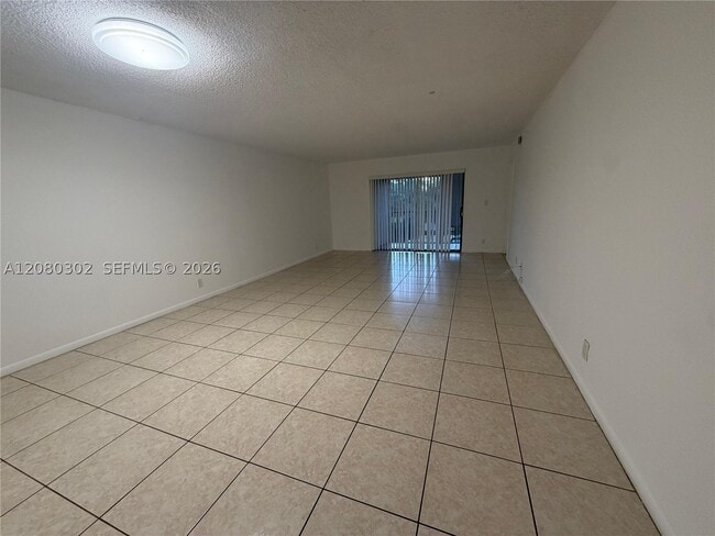 2079 Coral Ridge Dr Unidad N208