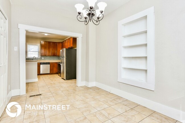 Photo - 512 N Adams St
