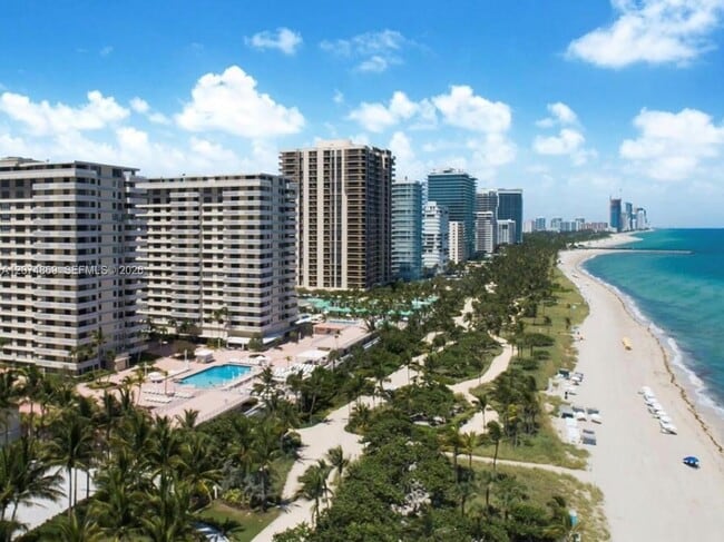 9801 Collins Ave Unidad 14T