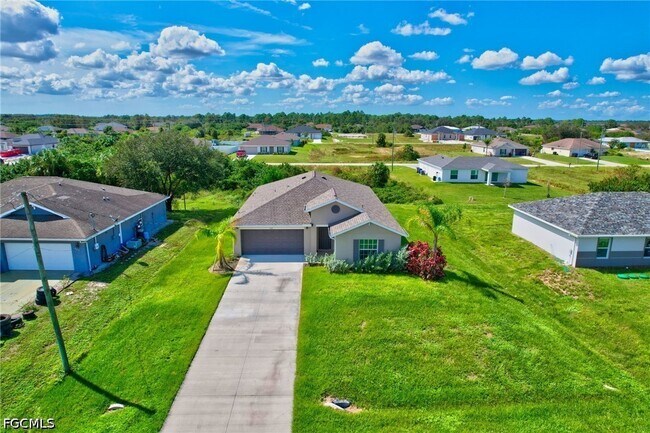 Photo - 418 Pickford Ave