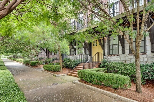 Photo - 345 Glen Iris Dr NE