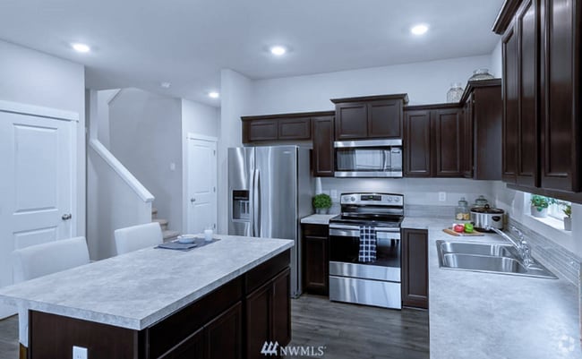 Building Photo - Bremerton Townhouse in Illahee Springs for...