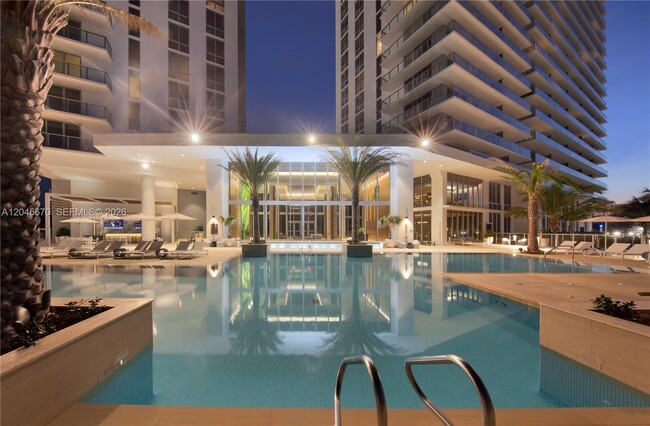 Building Photo - 16385 Biscayne Blvd Unit 2601