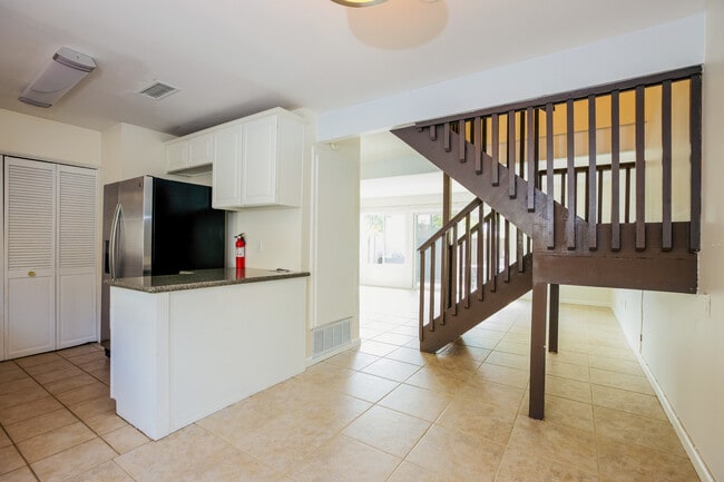 Photo - 4454 Anne Sladon St