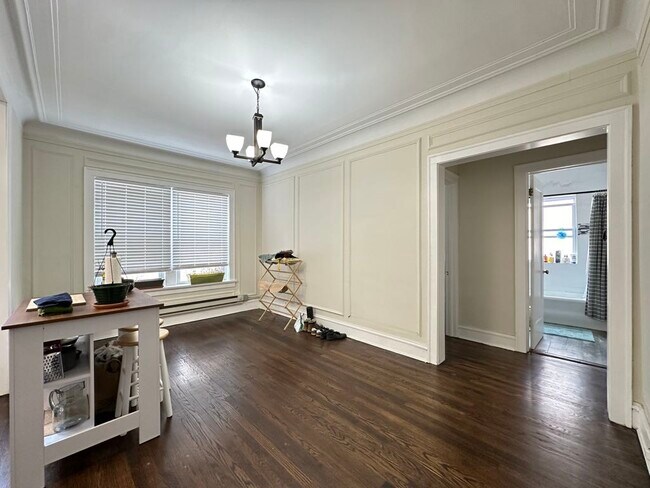 Photo - 327 Kedzie St Unit 4