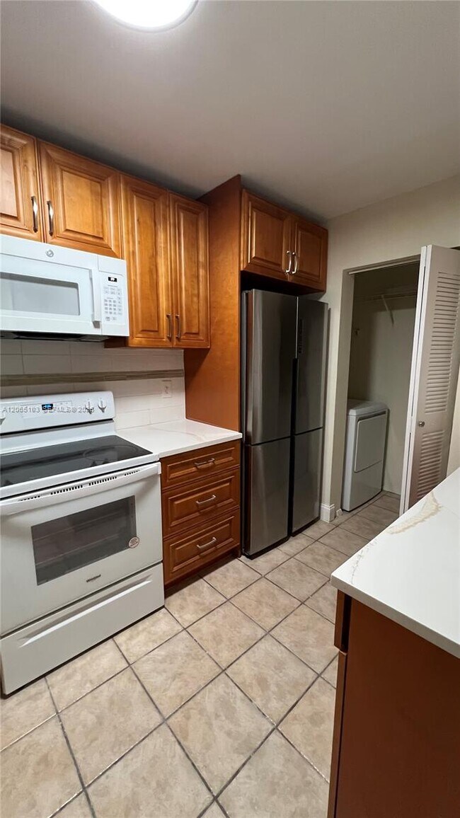 11277 W Atlantic Blvd Unidad 304