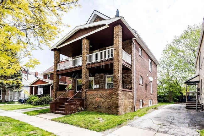 Building Photo - 2081 Halstead Ave