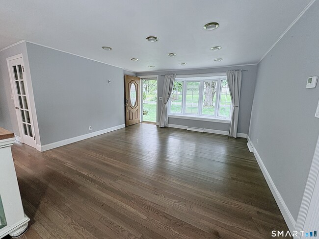 Photo - 43 Meadowbrook Rd