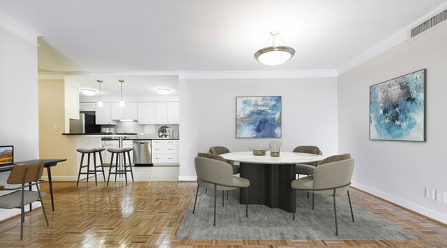 Photo - Columbia Plaza