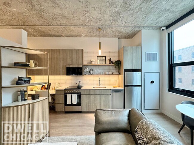 Photo - 800 N Wells St