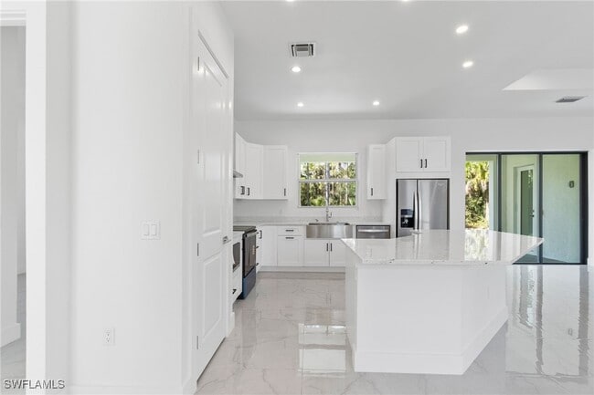 Photo - 1081 Desoto Blvd S