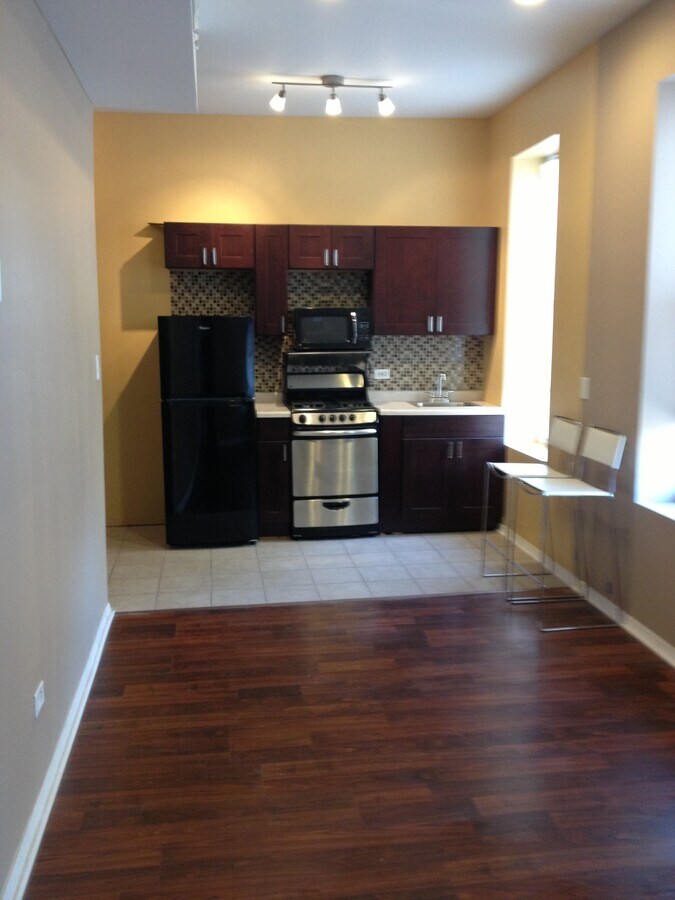 Photo - 1758 W 18th St