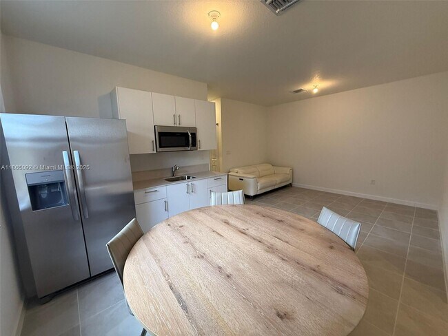 Photo - 2832 SE 23rd Ave Unit 0