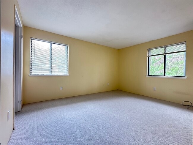 Photo - 10 Village Hill Ln Unit 7