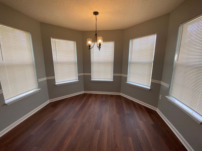 Photo - 3928 Laurelbrook Dr