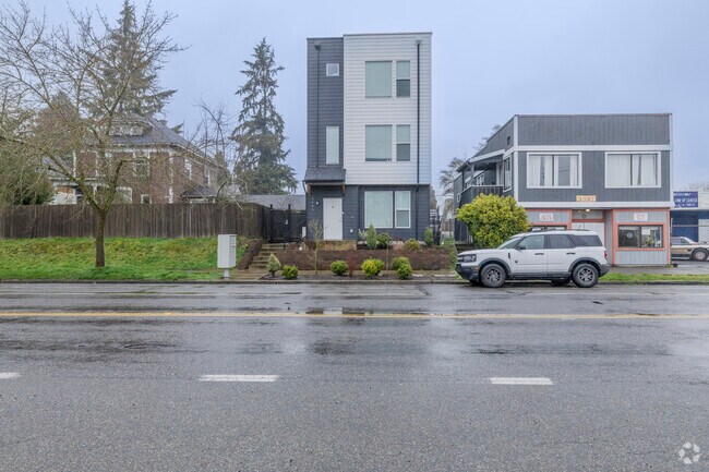 Photo - South G Street Apartments