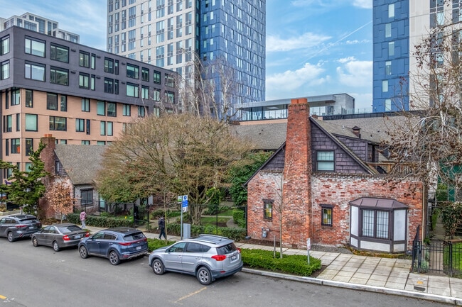 Building Photo - Canterbury Court