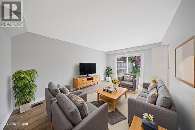 Photo - 183 Bedford Crescent