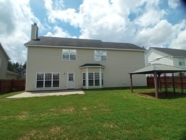 Photo - 565 Batty Way