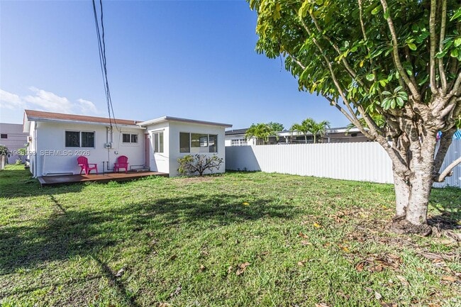 Photo - 616 NW 3rd Ct