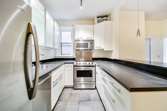 Photo - 137 Peterborough St Unidad 2