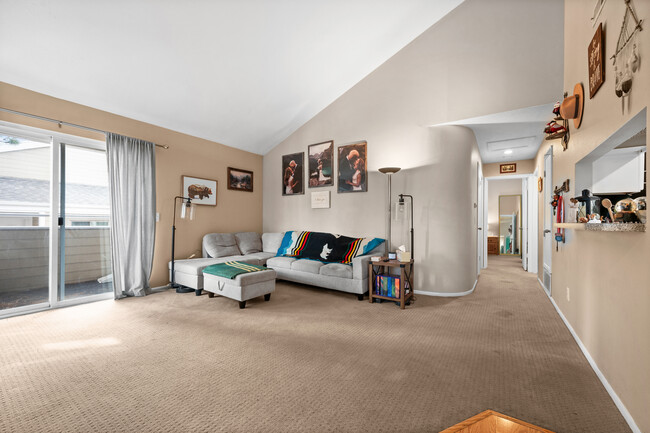 Photo - 1478 E Foxboro Dr Unidad #2 Rental