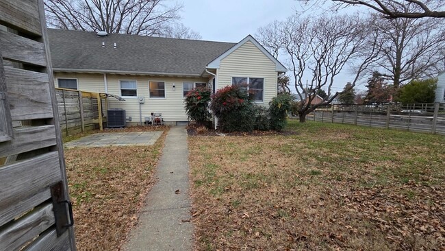 Photo - 712 N Washington St