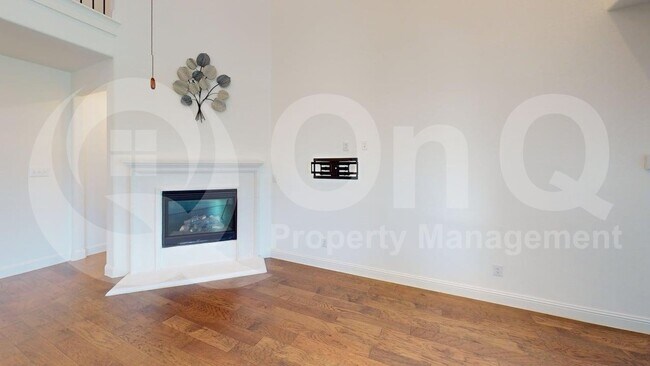 Photo - 112 Baker St