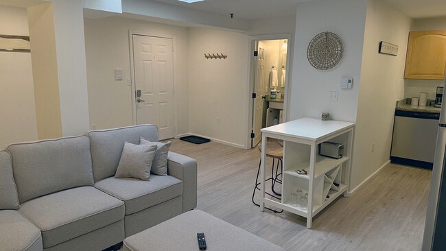 90 Fleet St Unit 6-3 Top Floor
