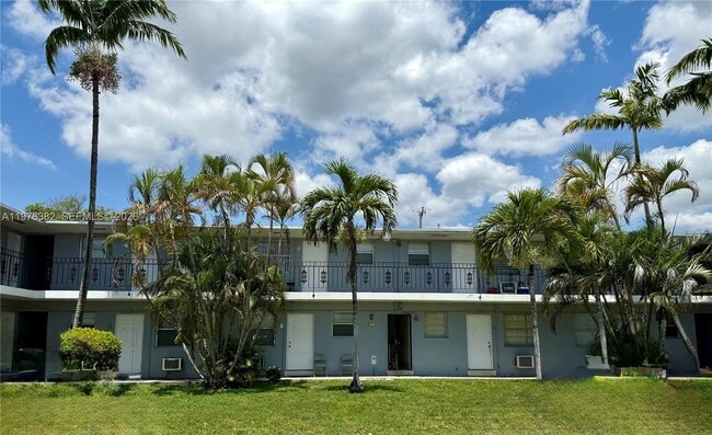 Building Photo - 519 SW 27th Ave Unit 207