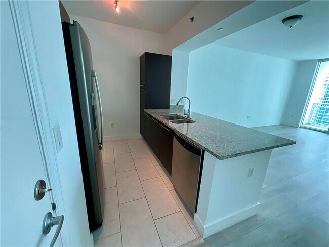 Photo - 950 Brickell Bay Dr Unit 3103