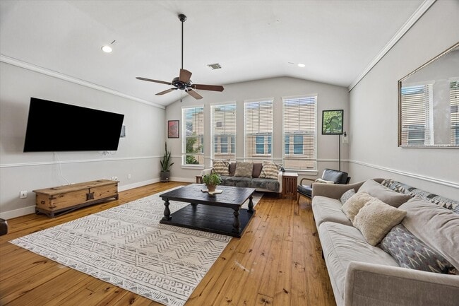 Photo - 107 Riley Ln