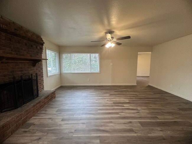 Photo - Three Bedroom 2 Bathoom with Large Yard