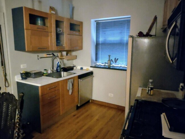 Photo - 321 Custer Ave Unit 1E