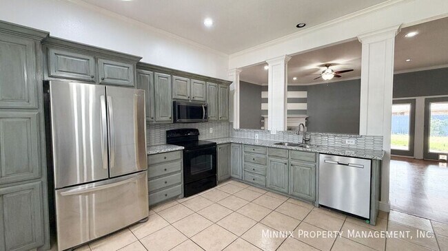 Photo - 1923 76th St