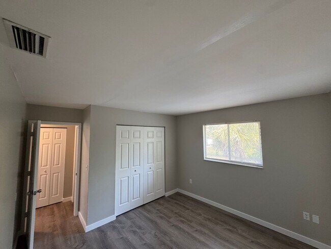 Photo - 927 33rd Ave W Unidad 1