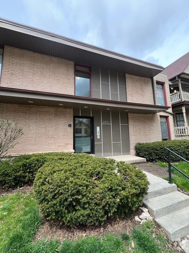 Building Photo - 1851 N Oakland Ave Rental