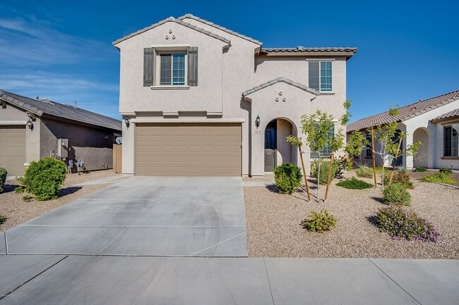 Building Photo - Charming 4-bed, 3.5 bath home with full SO...