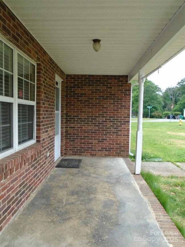 Photo - 8149 Westbourne Dr