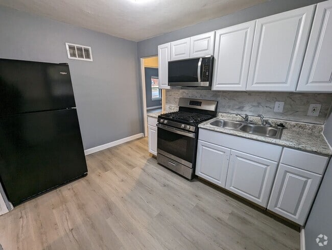 Building Photo - LIVING THE WONDERFUL WAY AT WAYNE !!! Rental