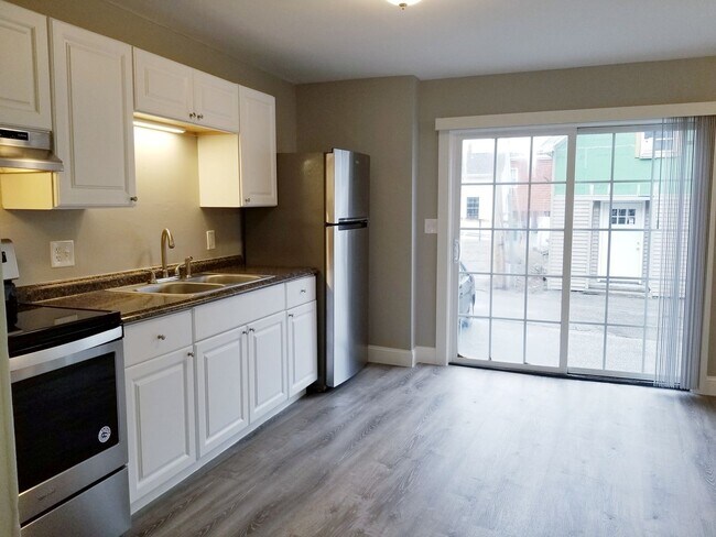 64 South St Unit 102