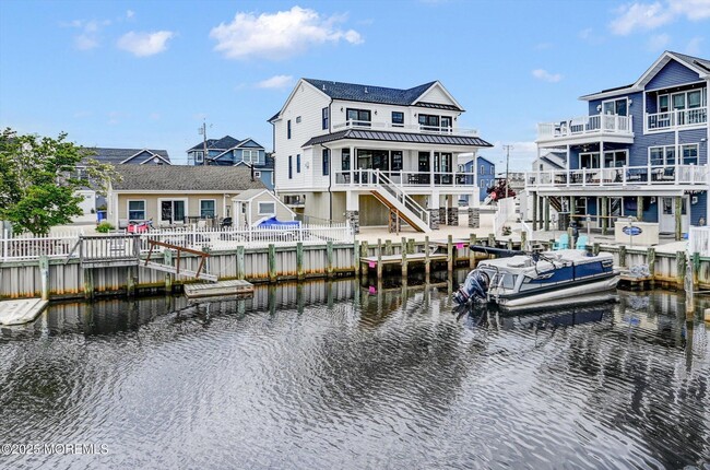 Photo - 104 Lawrence Dr