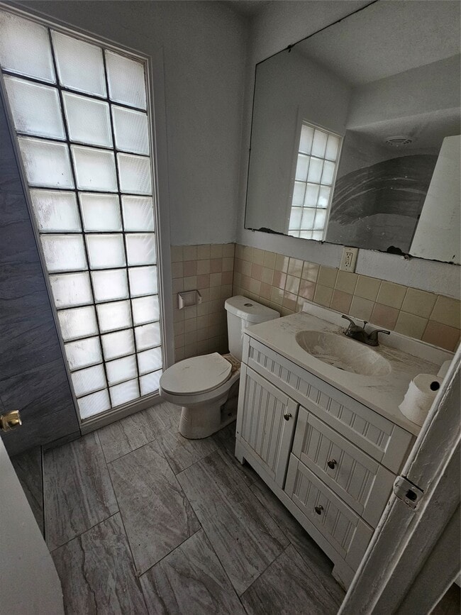 Photo - 6015 Beekman Rd