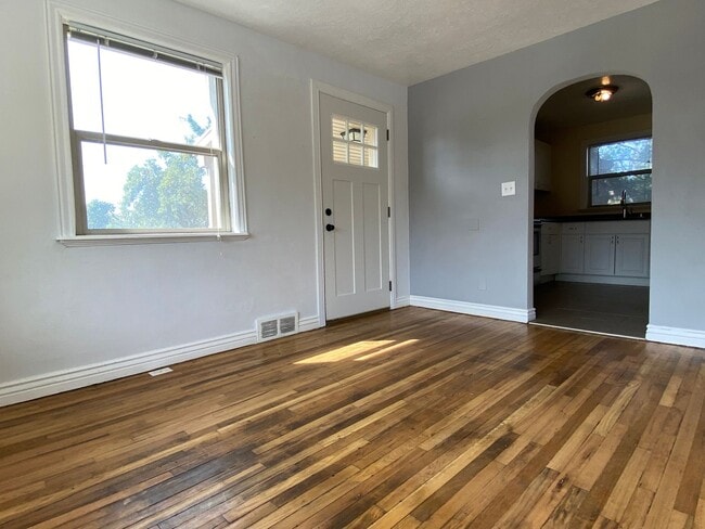 Photo - 2885 Van Buren Ave Unit 2885 Van Buren Ave #2