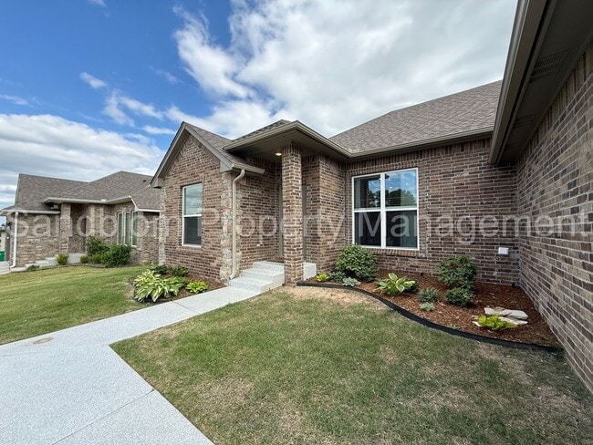 Photo - For Lease | Bixby | Available Now!