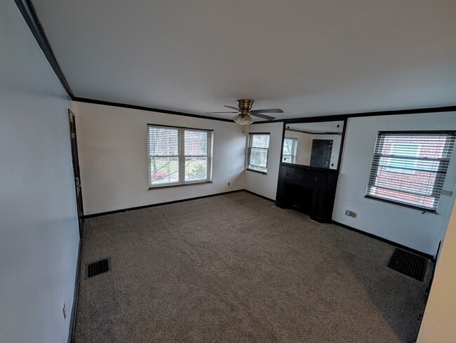 Photo - 722 Kenwick Rd